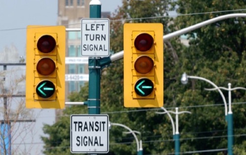 加州 DMV驾照笔试第131题相关图片