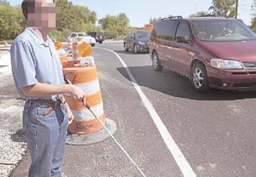 加州 DMV驾照笔试第136题相关图片