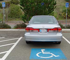 加州 DMV驾照笔试第236题相关图片