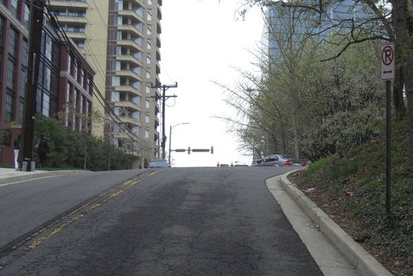 加州 DMV驾照笔试第240题相关图片